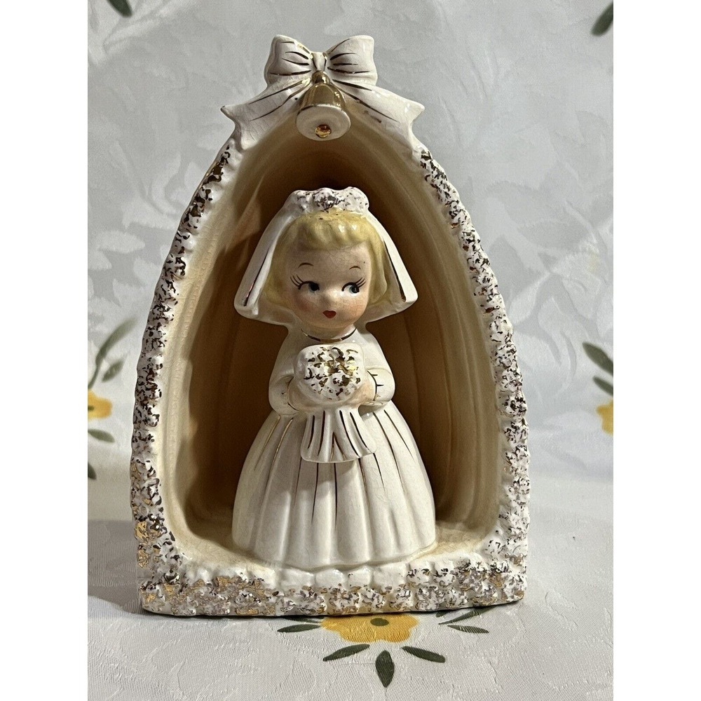 Vintage MCM Bride In Chapel Wall Decor, Unbranded- Unknown